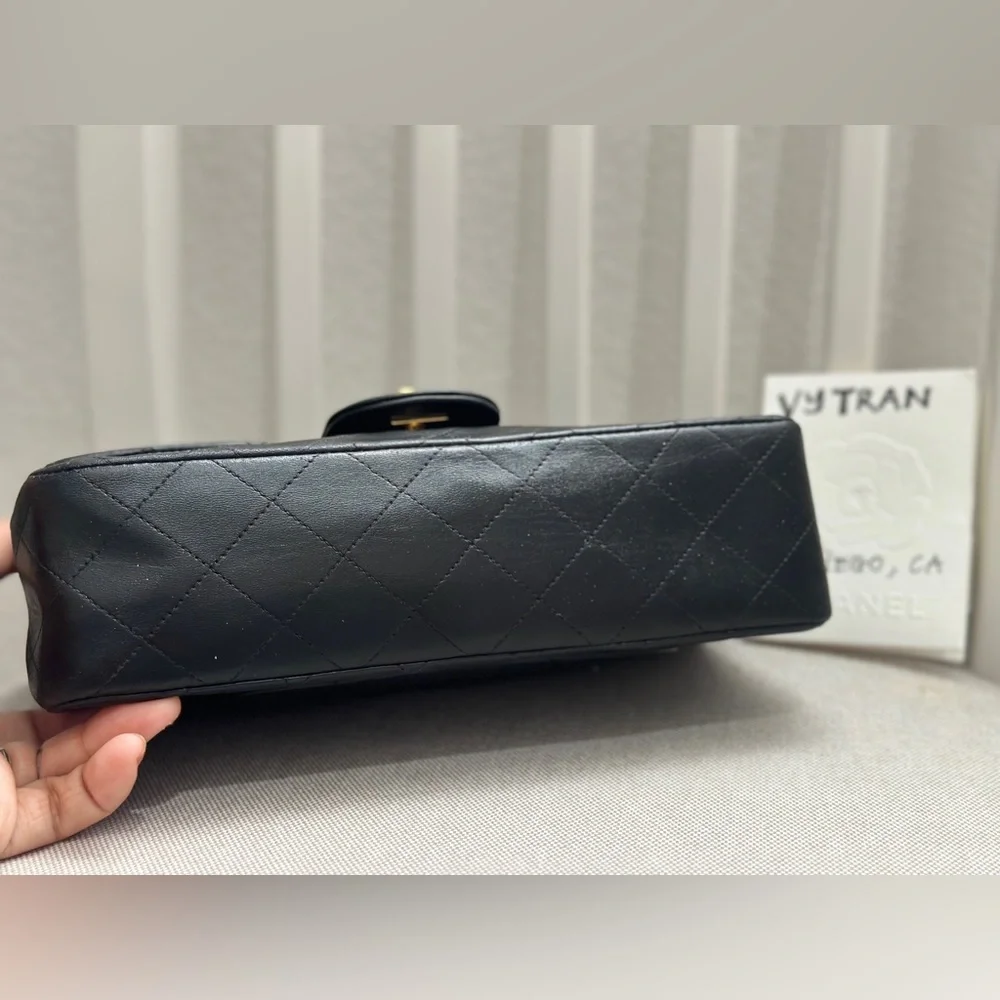 ❌ SOLD ❌ CHANEL VINTAGE Small Classic Flap 24K Gold - Picture 5 of 16
